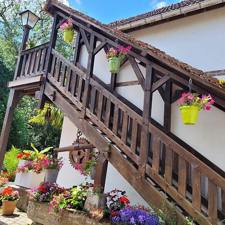 Gite Le Balcon Flaubert Forges-les-Eaux Ngoại thất bức ảnh
